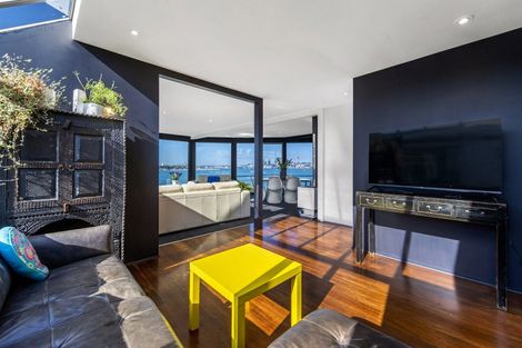 Photo of property in 2/81 Sylvan Avenue, Northcote, Auckland, 0627