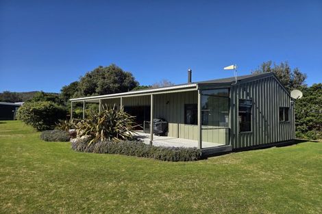 Photo of property in 109 Titoki Place, Matarangi, Whitianga, 3592