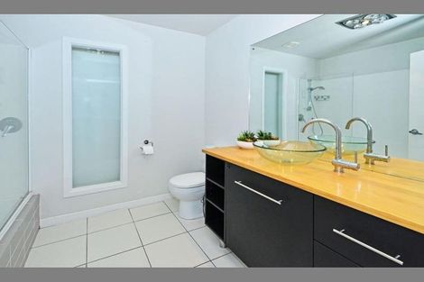 Photo of property in 6 Gills Avenue, Papakura, 2110