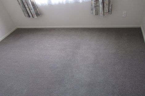 Photo of property in 3 Kaumatua Place, Te Atatu Peninsula, Auckland, 0610