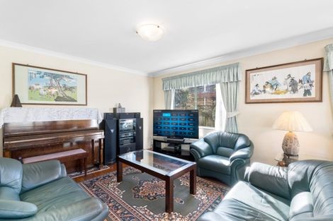 Photo of property in 3a Waiohua Road, Greenlane, Auckland, 1061