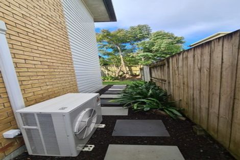 Photo of property in 12 Barnea Circle, Glen Eden, Auckland, 0602