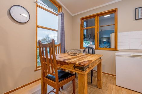 Photo of property in 14 Mokau Place, Terrace End, Palmerston North, 4410