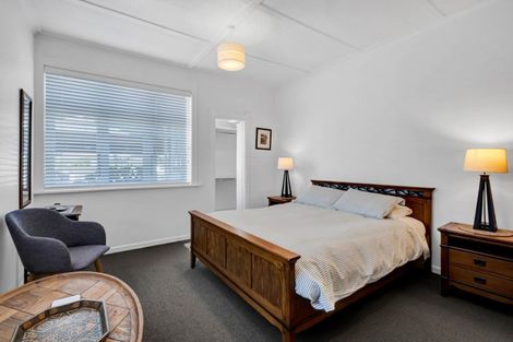 Photo of property in 86 Tukapa Street, Westown, New Plymouth, 4310