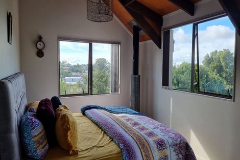 Photo of property in 2/29 Kemp Road, Massey, Auckland, 0614