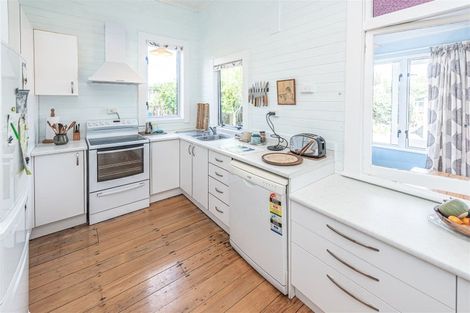 Photo of property in 35 College Street, College Estate, Whanganui, 4500