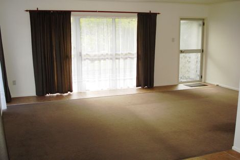 Photo of property in 2/25 Cromdale Avenue, Highland Park, Auckland, 2010