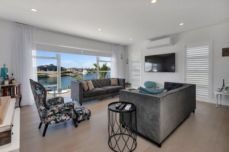 Photo of property in 13 Waitemata Drive, One Tree Point, 0118