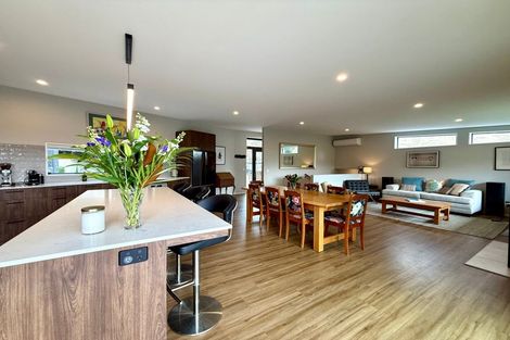 Photo of property in 13 Matuku Lane, Heathcote Valley, Christchurch, 8022