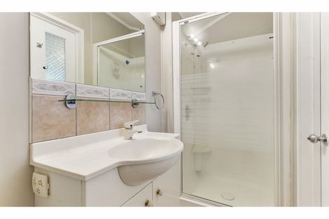 Photo of property in 19 Palmetto Place, Goodwood Heights, Auckland, 2105