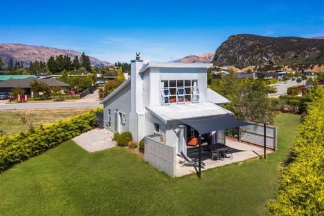 Photo of property in 34 Frye Crescent, Albert Town, Wanaka, 9305