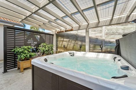 Photo of property in 13 Te Ruru Way, Stanmore Bay, Whangaparaoa, 0932