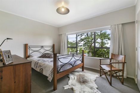 Photo of property in 37 Ridgemount Rise, Mangere Bridge, Auckland, 2022