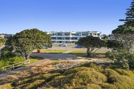 Photo of property in 312/136 Marine Parade, Mount Maunganui, 3116