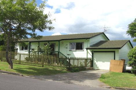 Photo of property in 1 Van Dyke Place, West Harbour, Auckland, 0618