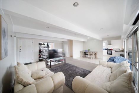 Photo of property in 12 Ronald Place, Manurewa, Auckland, 2102