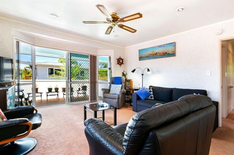 Photo of property in 1/208 Royal Road, Massey, Auckland, 0614