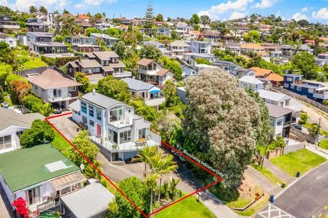 Photo of property in 1/40 Beulah Avenue, Rothesay Bay, Auckland, 0630