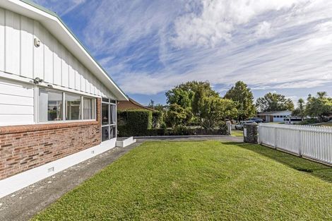 Photo of property in 14 Dennis Avenue, Hillpark, Auckland, 2102