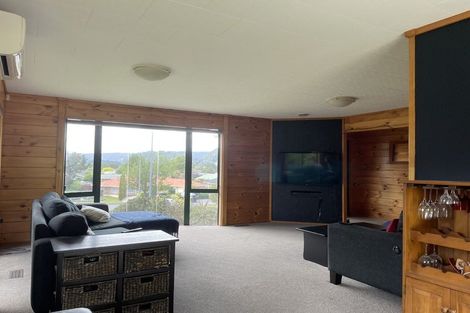 Photo of property in 9 Carlow Grove, Birchville, Upper Hutt, 5018