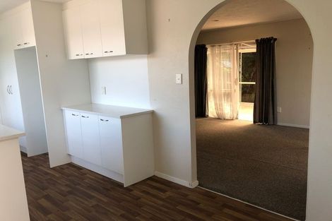 Photo of property in 30 Darren Crescent, Half Moon Bay, Auckland, 2012