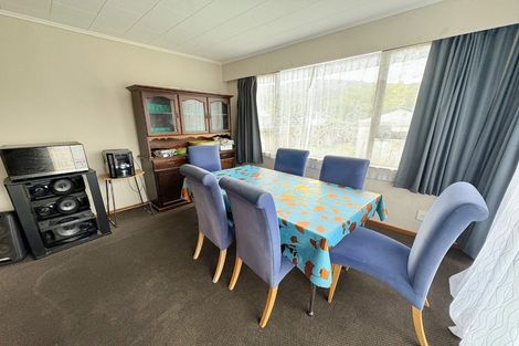 Photo of property in 3 Shearer Crescent, Naenae, Lower Hutt, 5011