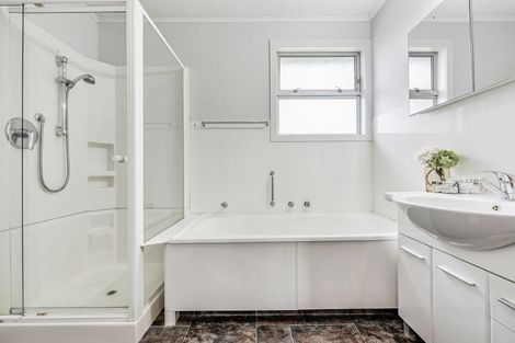 Photo of property in 198 Sandwich Road, St Andrews, Hamilton, 3200