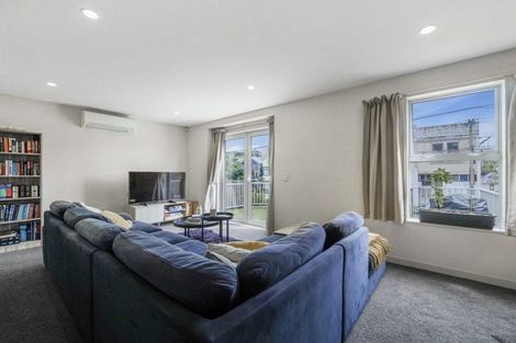 Photo of property in 2/21 Luxford Street, Berhampore, Wellington, 6023