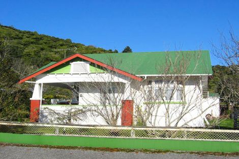 Photo of property in 33 Shakespeare Street, Greymouth, 7805