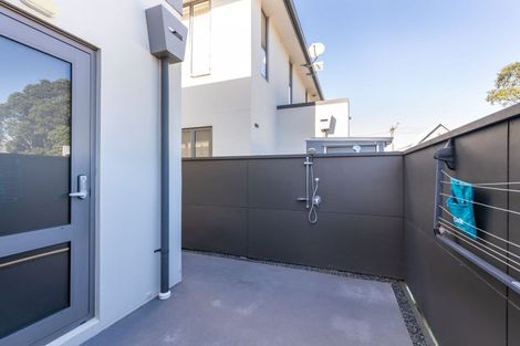 Photo of property in 12 Autere Street, Strandon, New Plymouth, 4312