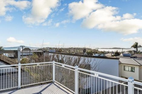 Photo of property in 2/20 Takutai Avenue, Bucklands Beach, Auckland, 2012