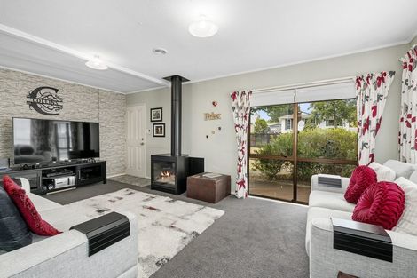 Photo of property in 77 Gemstone Drive, Birchville, Upper Hutt, 5018