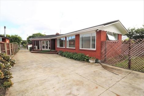 Photo of property in 15 Newbridge Place, Ilam, Christchurch, 8041