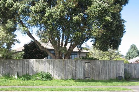 Photo of property in 8 Esmeralda Street, Welcome Bay, Tauranga, 3112