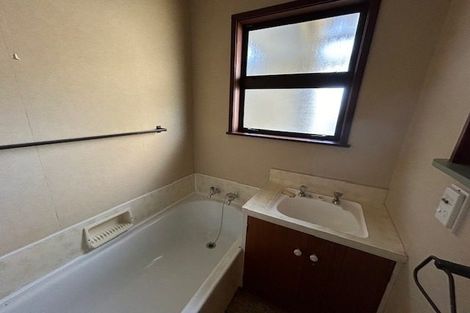 Photo of property in 1 Waverley Street, Waipawa, 4210