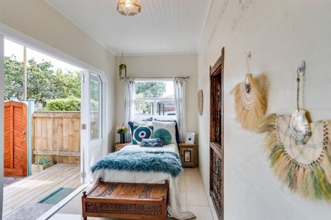 Photo of property in 15 Shamrock Street, Napier South, Napier, 4110