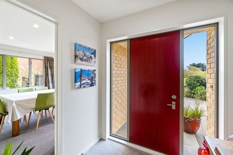 Photo of property in 96 Willowview Drive, Redwood, Christchurch, 8051