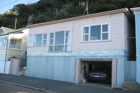 Photo of property in 147 Marine Parade, Seatoun, Wellington, 6022