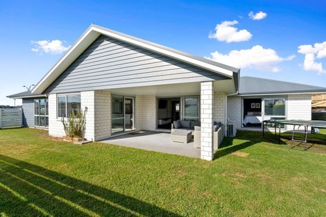 Photo of property in 76 Stace Hopper Drive, One Tree Point, 0118