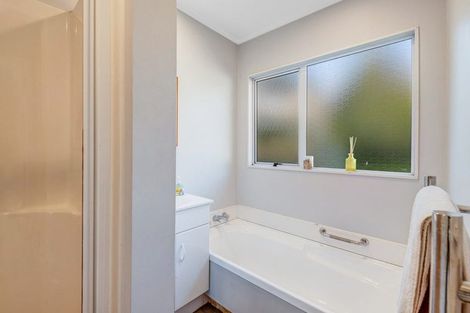 Photo of property in 2312 State Highway 16, Helensville, 0875