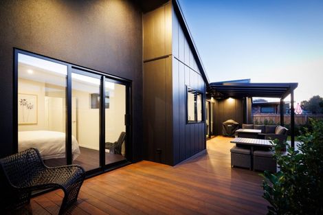 Photo of property in 58 Kanuka Drive, Hokowhitu, Palmerston North, 4410