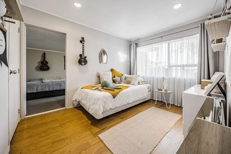 Photo of property in 1/22 Beaumaris Way, Conifer Grove, Takanini, 2112