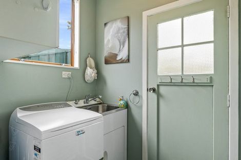 Photo of property in 16 Blue Mountains Road, Silverstream, Upper Hutt, 5019