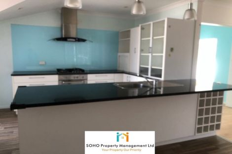 Photo of property in 14 Ellison Place, Pakuranga Heights, Auckland, 2010