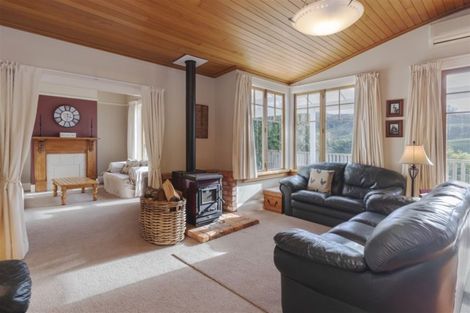 Photo of property in 102 Mount Curl Road, Hunterville, 4784