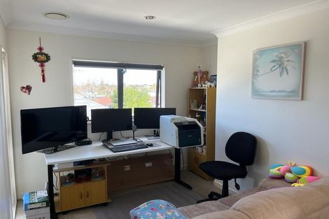 Photo of property in 1/41 Butley Drive, Farm Cove, Auckland, 2012