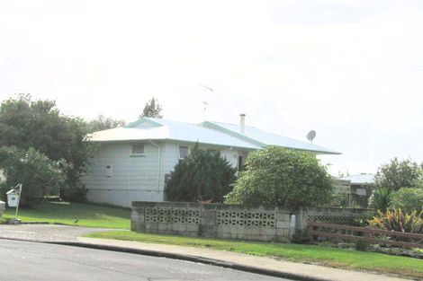 Photo of property in 11 Birdie Place, Red Beach, 0932