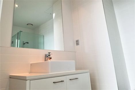 Photo of property in Sentinel Apartments, 1102/3 Northcroft Street, Takapuna, Auckland, 0622