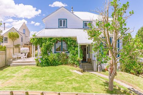 Photo of property in 50 Shakespeare Road, Bastia Hill, Whanganui, 4500