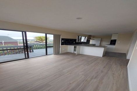 Photo of property in 21 Rhinevale Close, Henderson, Auckland, 0612